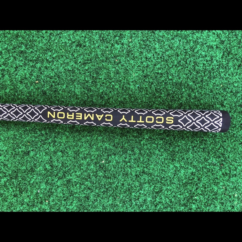 2022 Scotty Cameron Pistolero plus Phantom X grip (only)